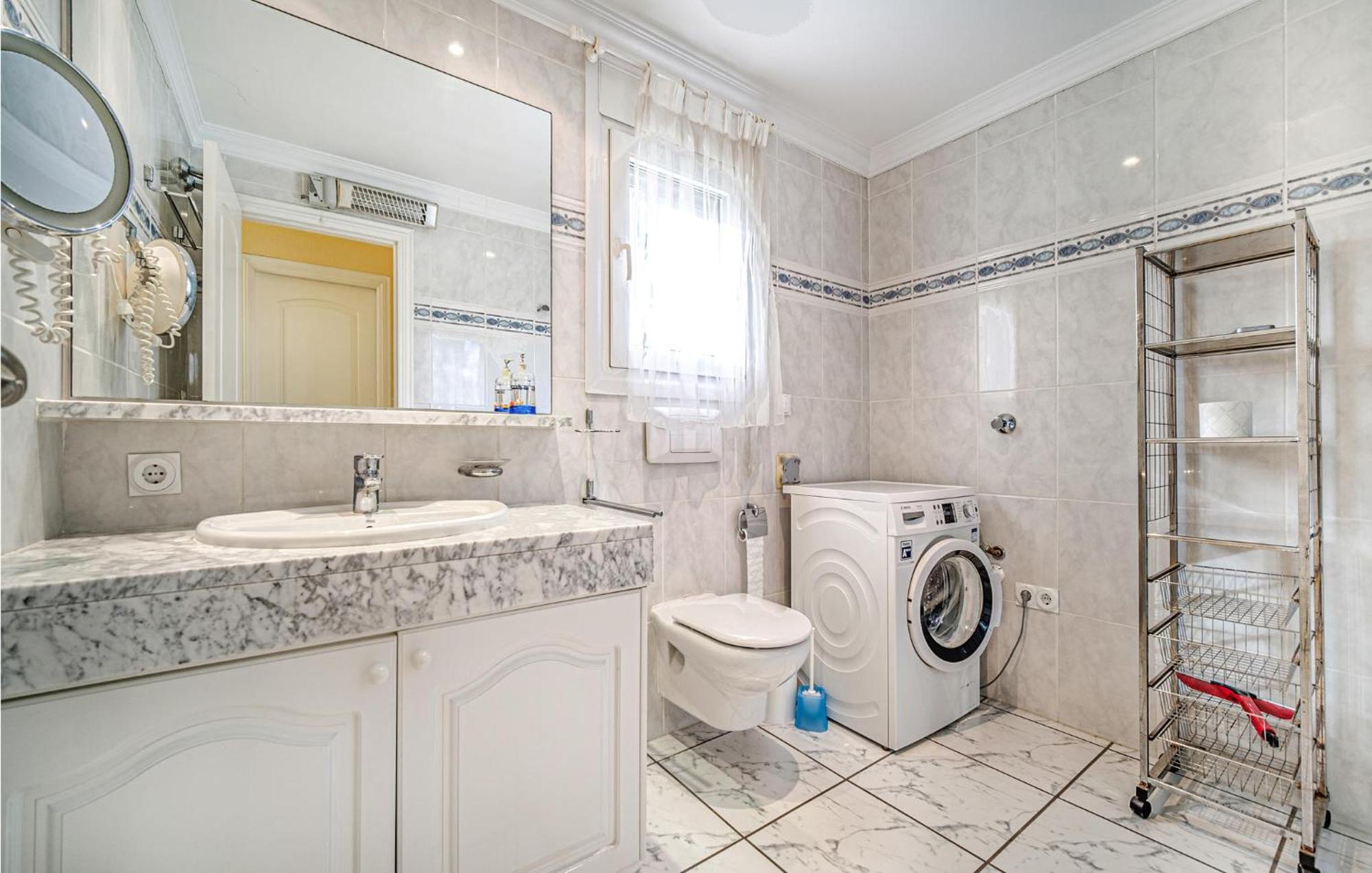 Beautiful Home In Oliva With Kitchen Zewnętrze zdjęcie