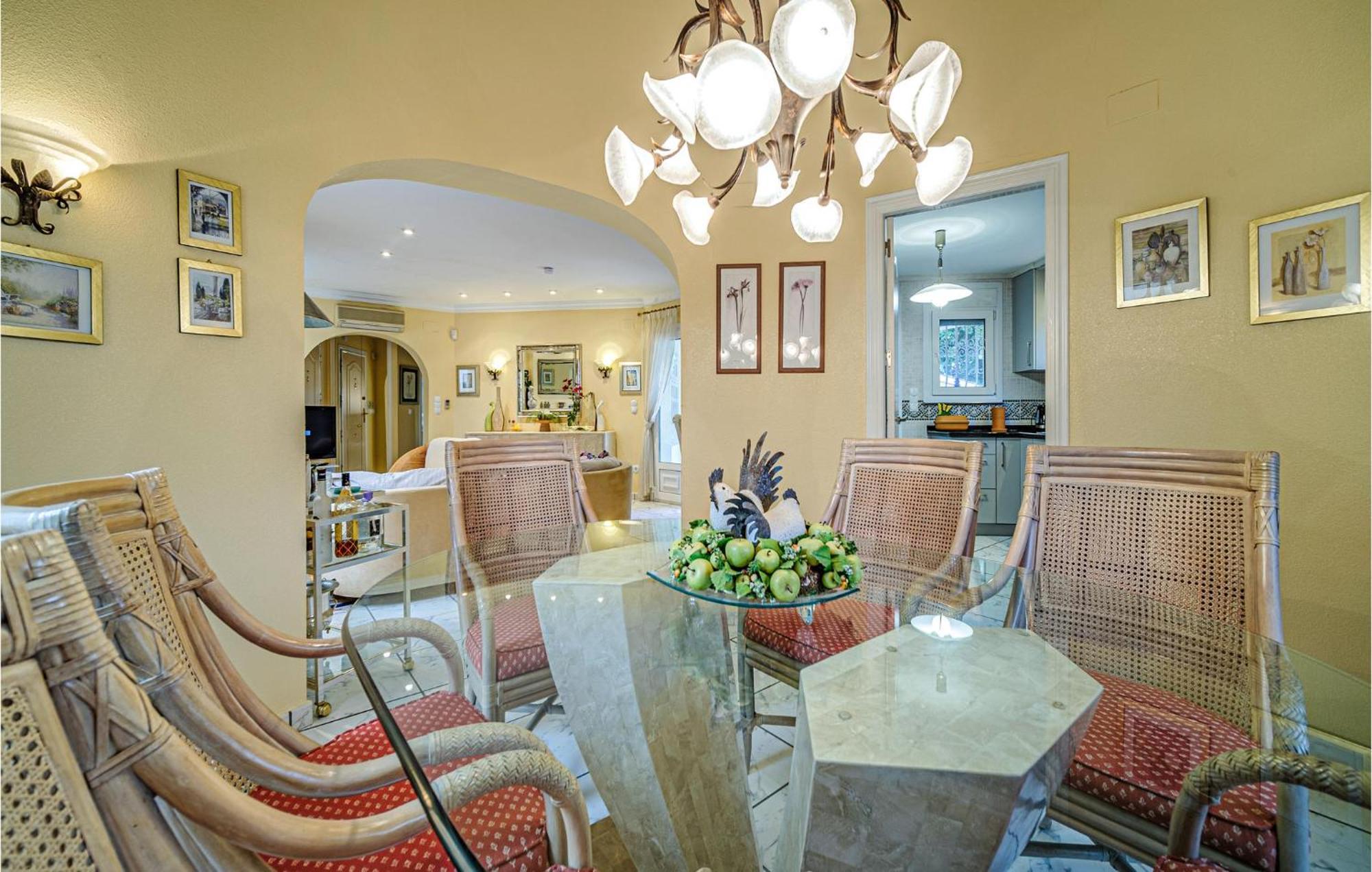 Beautiful Home In Oliva With Kitchen Zewnętrze zdjęcie